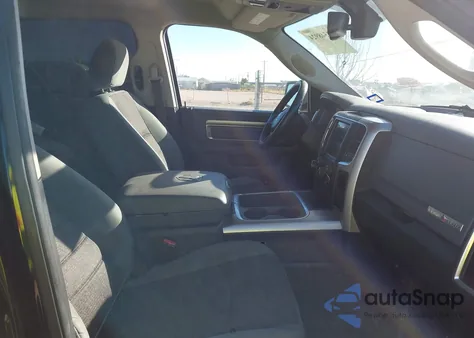 2019 Ram 1500 Classic Lone Star 4X2 5'7 Box z USA, uszkodzony, nr VIN 1C6RR6LT8KS622320